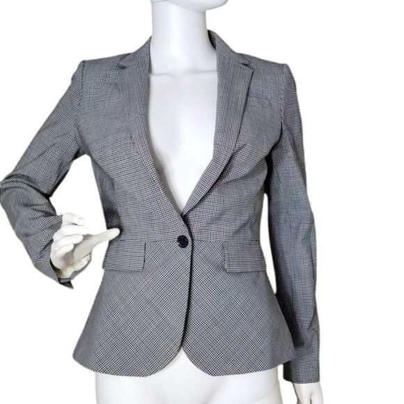 Banana republic - Picture 1 of 9